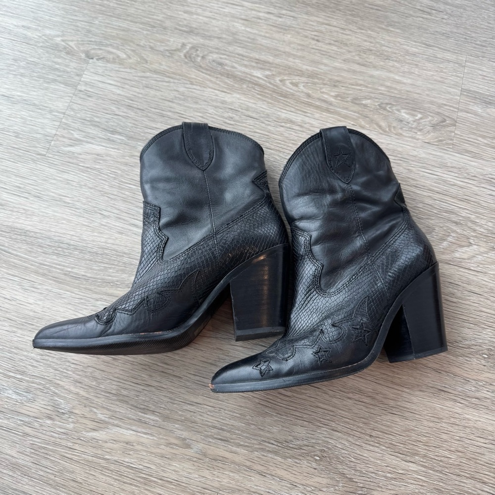 Tezza x ALDO collab cowboy ankle boot - Picture 7 of 9